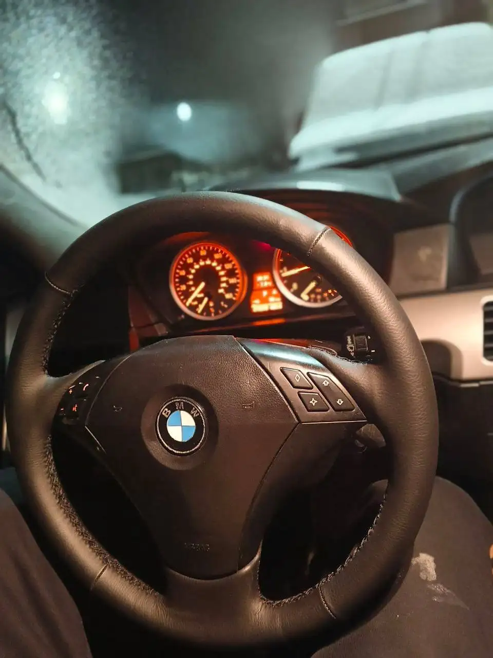 BMW E60 2004 года - Легковые автомобили (Авто) в Неизвестно