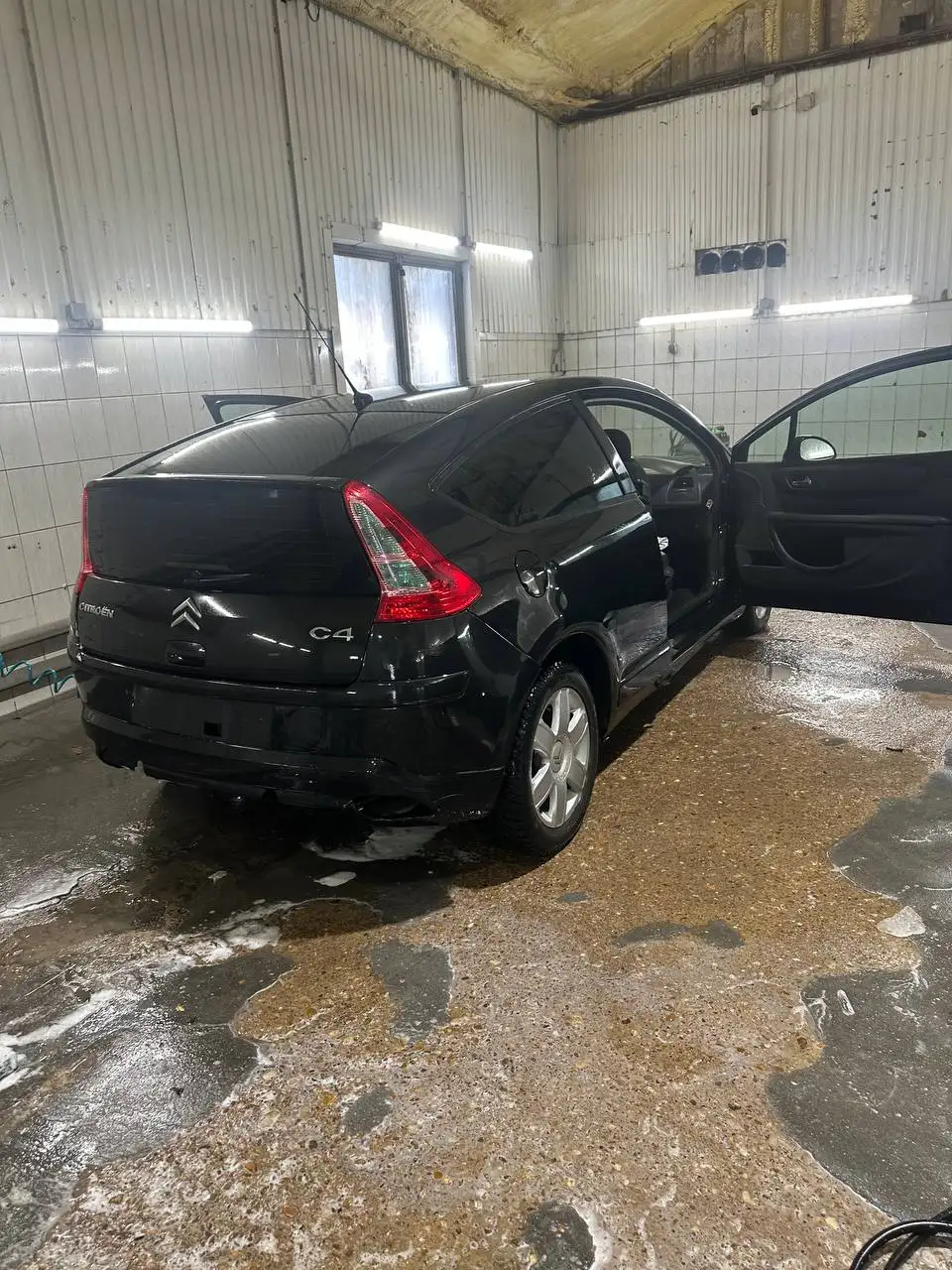 Автомобиль 2007 года выпуска, механика, полный привод - Легковые автомобили (Авто) в Неизвестно