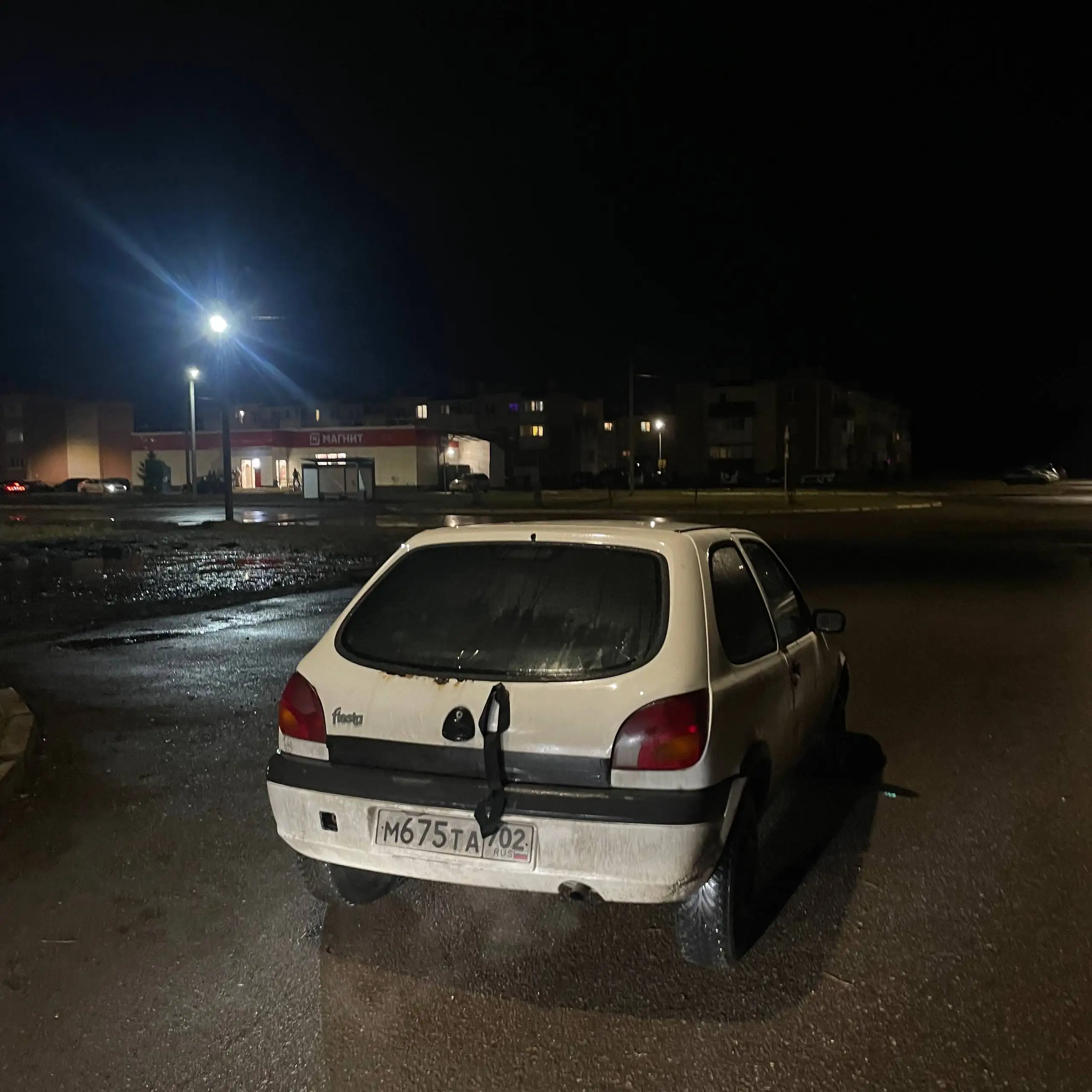 Форд Фиеста 2000 года - Легковые автомобили (Авто) в Неизвестно