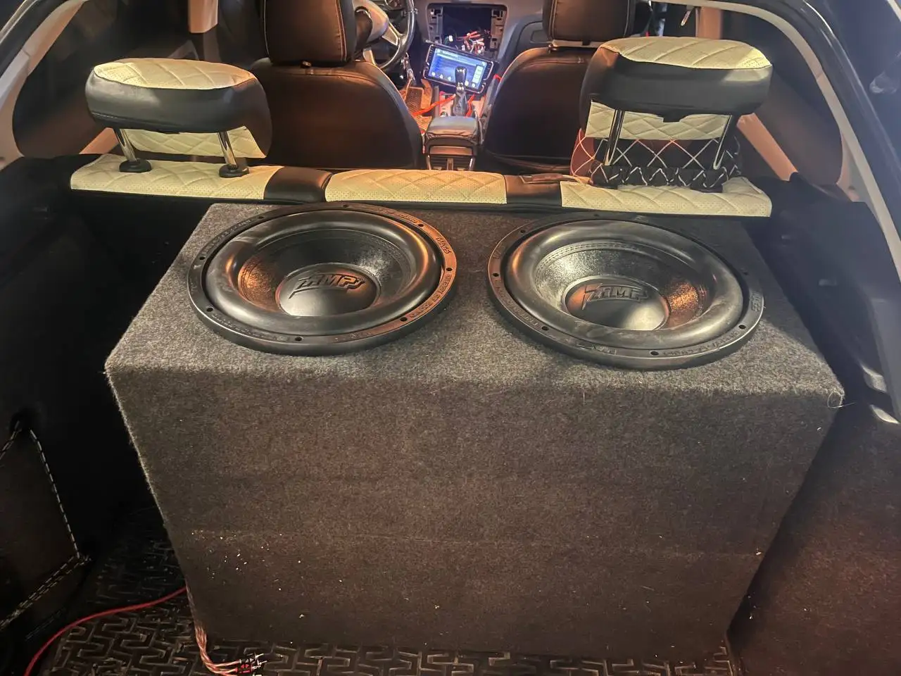 Продажа iPhone 15 и iPhone 12 Pro, усилитель AMP, коробка 200л - Барахолка в Неизвестно