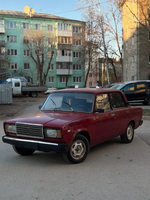 Машина на полном ходу в отличном состоянии - Авто в Неизвестно