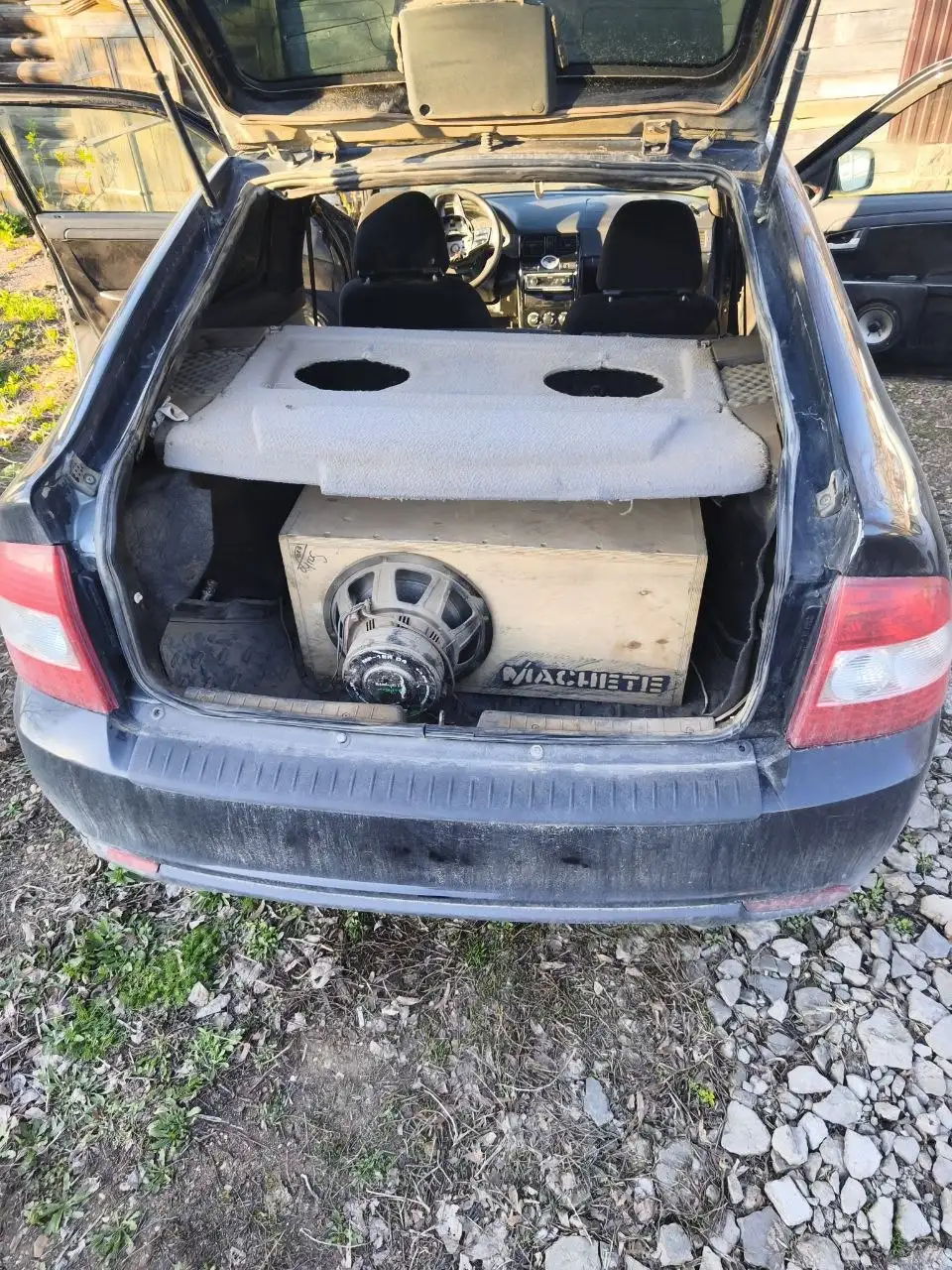 Автомобиль с улучшенными характеристиками и полной комплектацией - Авто в Неизвестно