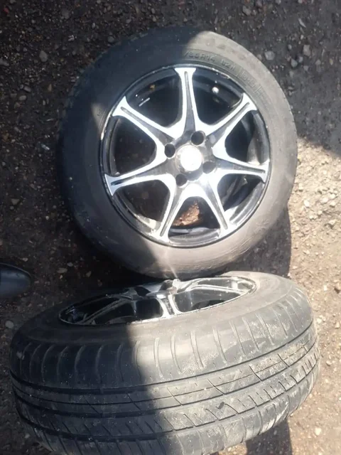 Автозапчасти: шины, блоки ЭБУ, ремни, кузовня, диски - Авто в Неизвестно