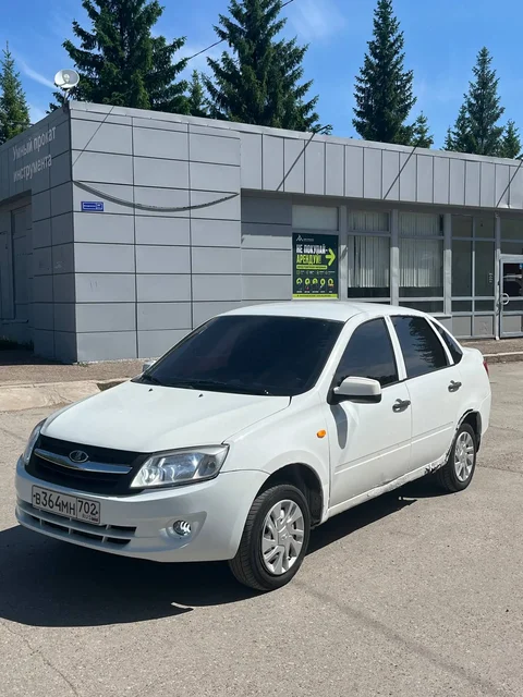 Lada Granta 2012 - Авто в Неизвестно