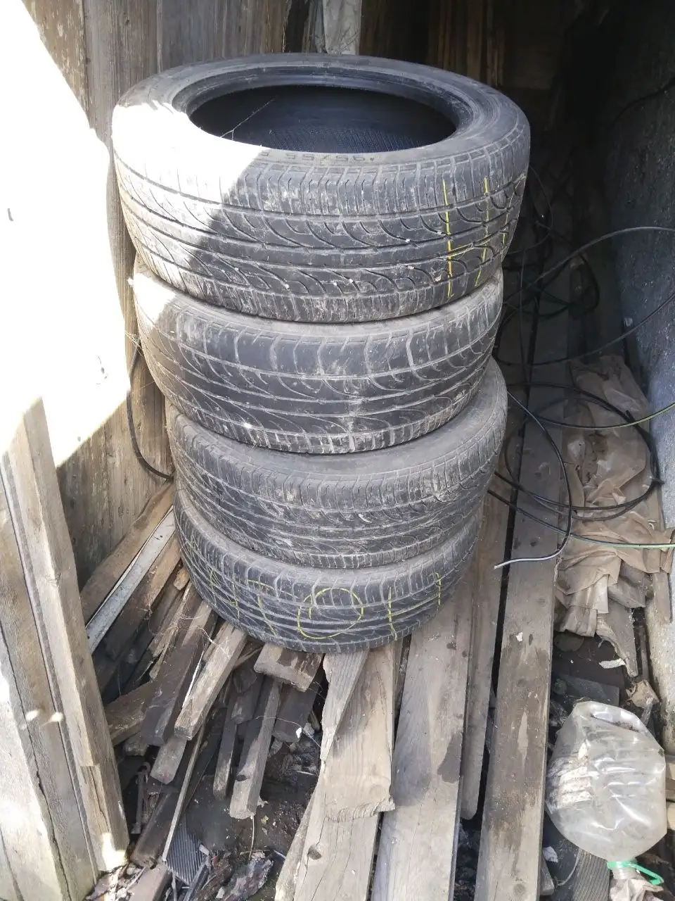 Шины 195/55 R15 б/у - Шины (Авто) в Неизвестно