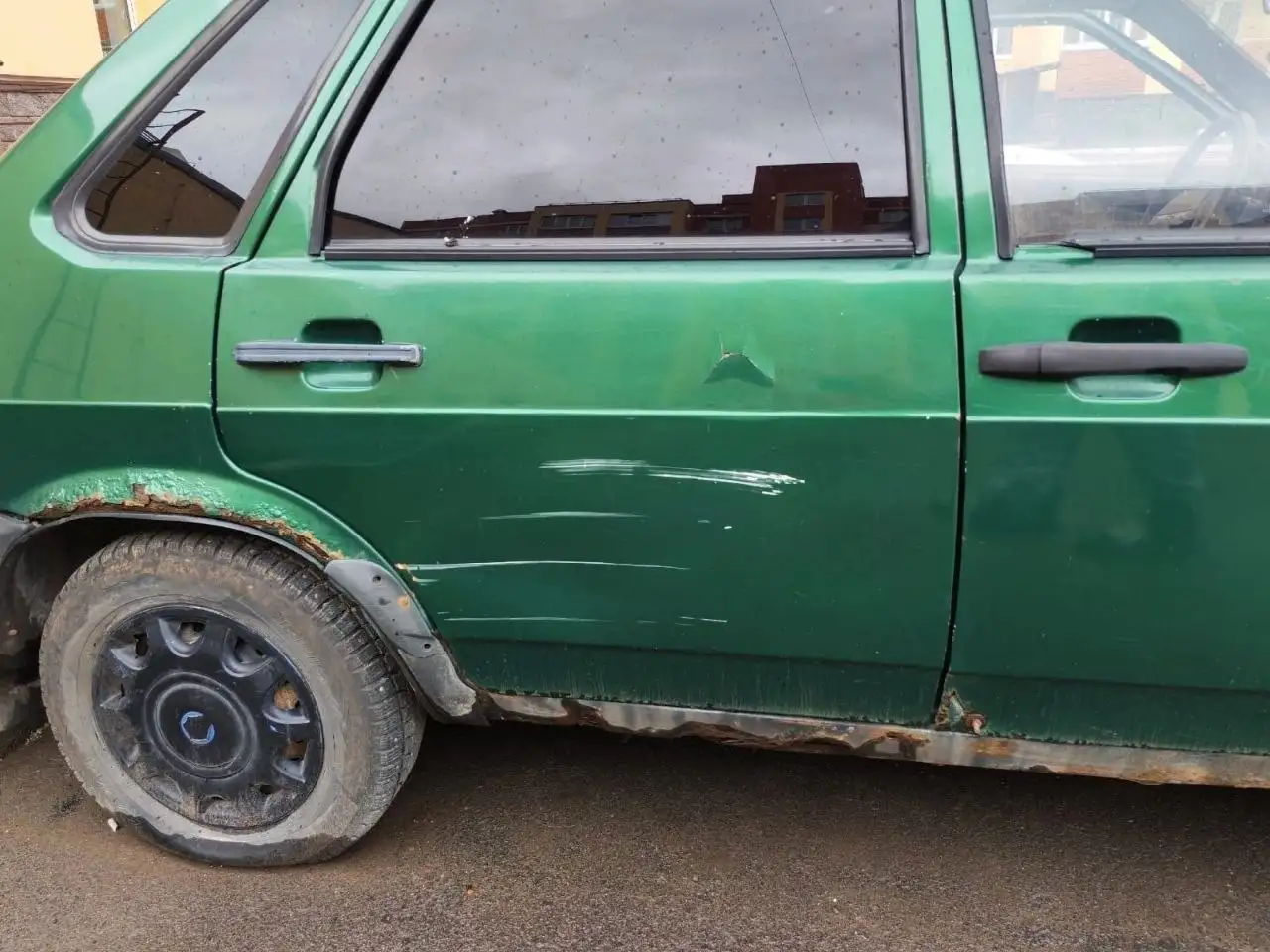 Продажа автомобиля 2000 года - Авто в Зубово