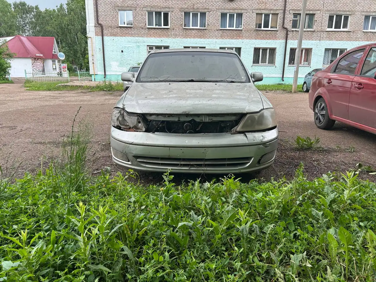 Два автомобиля Toyota Pronard - Легковой автомобиль (Авто) в Стерлитамак