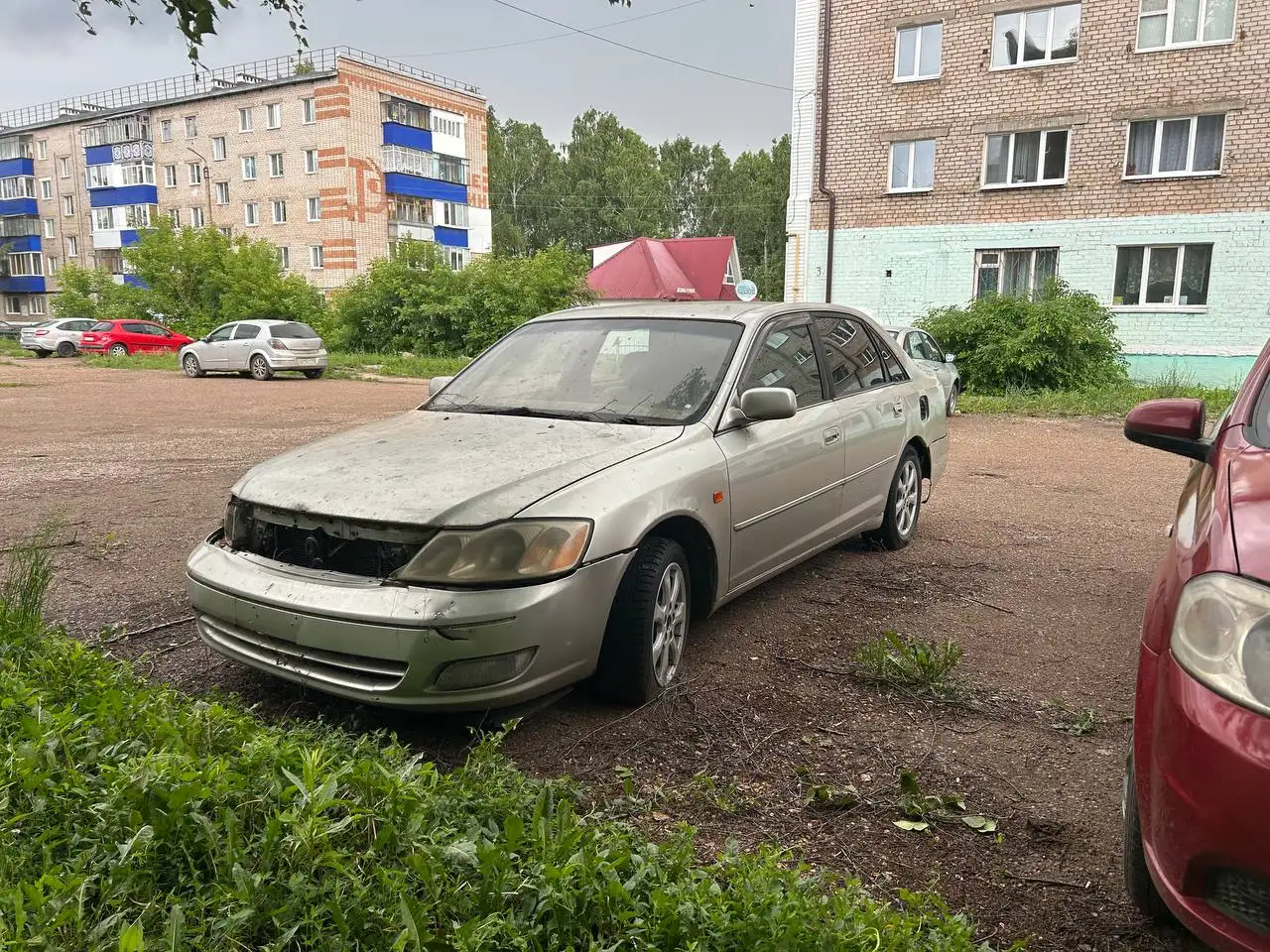 Два автомобиля Toyota Pronard - Легковой автомобиль (Авто) в Стерлитамак