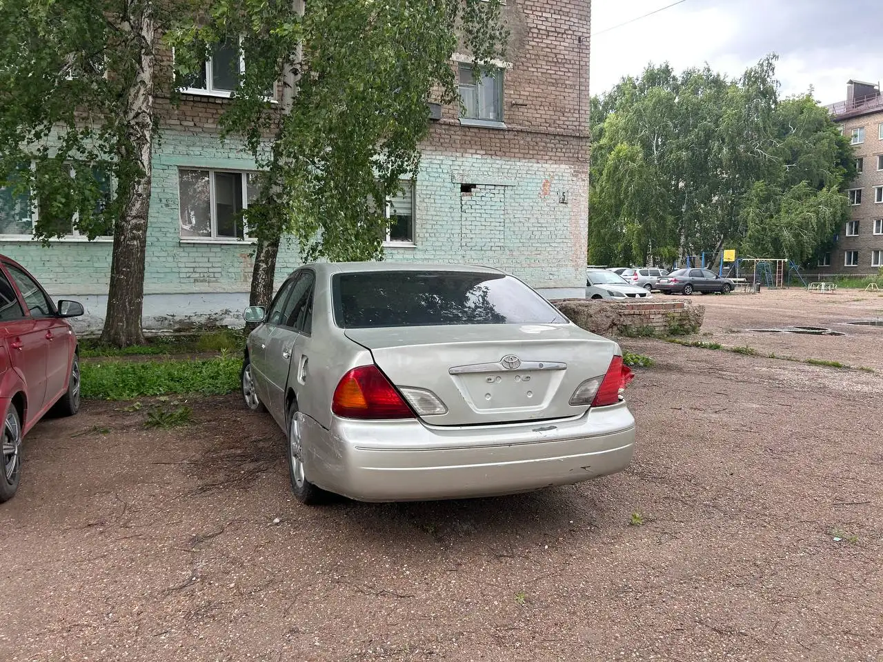 Два автомобиля Toyota Pronard - Легковой автомобиль (Авто) в Стерлитамак