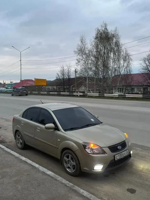 Kia Rio 1.4 MT, 2010 г.в. - Авто в Неизвестно
