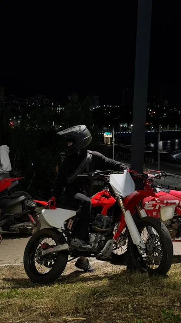 Мотоцикл Suzuki DR 650 - Лодки и водный транспорт в Неизвестно