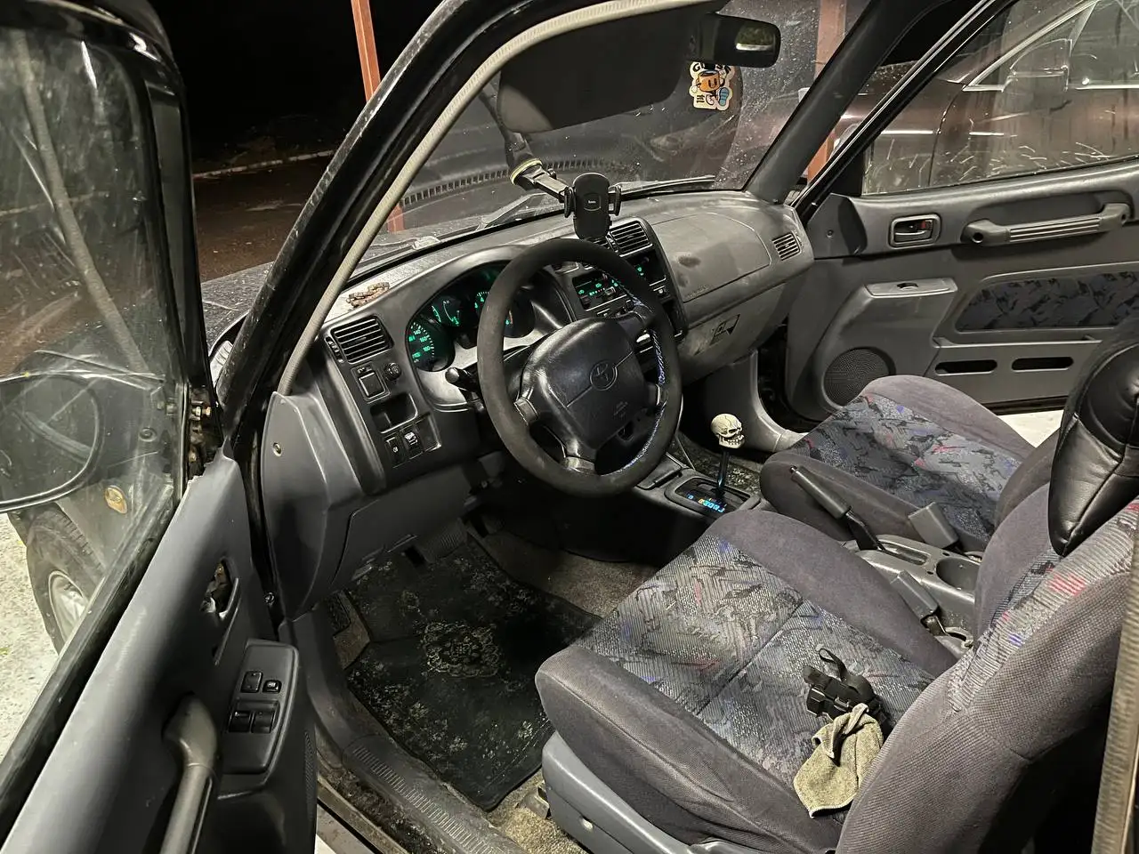 Toyota RAV4 1997, 3 дверки, 300 тыс км - Внедорожники (Авто) в Неизвестно
