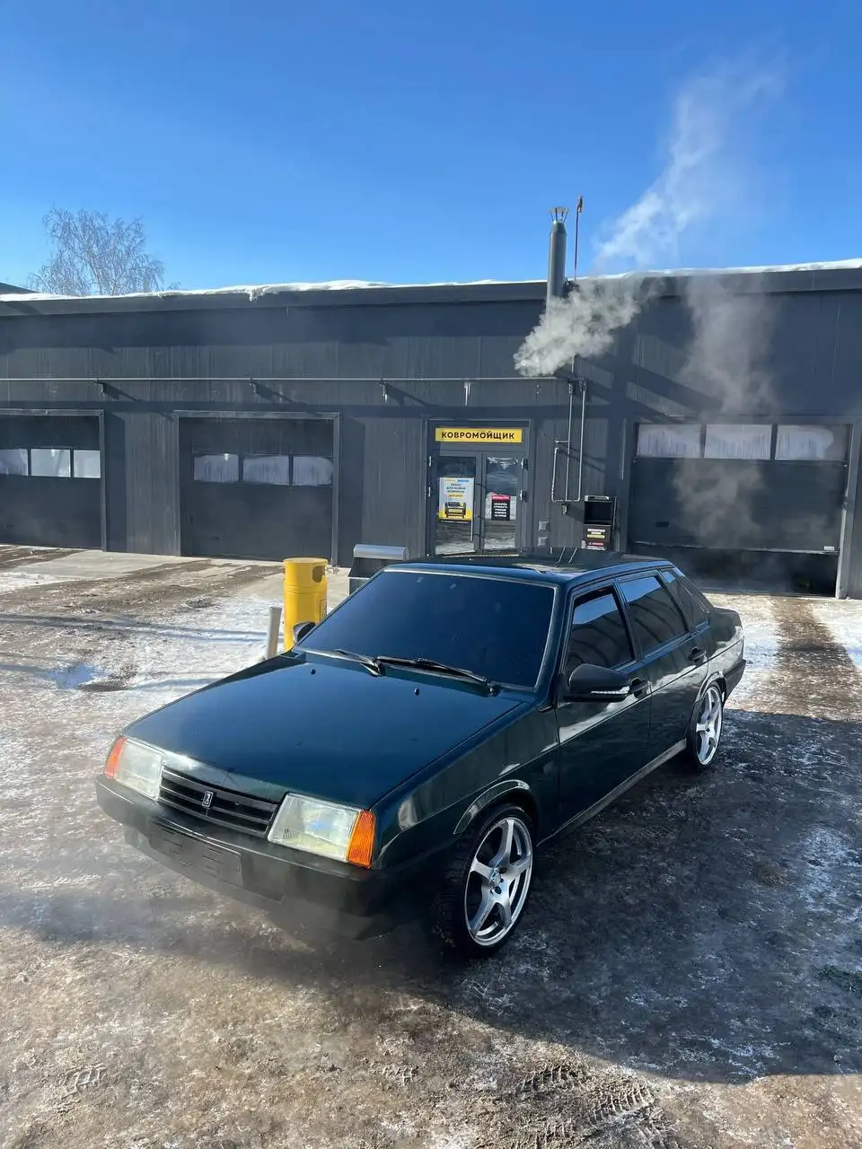 Продажа 2002 года на музыке и красивых 17 колесах - Автомобили (Авто) в Октябрьский