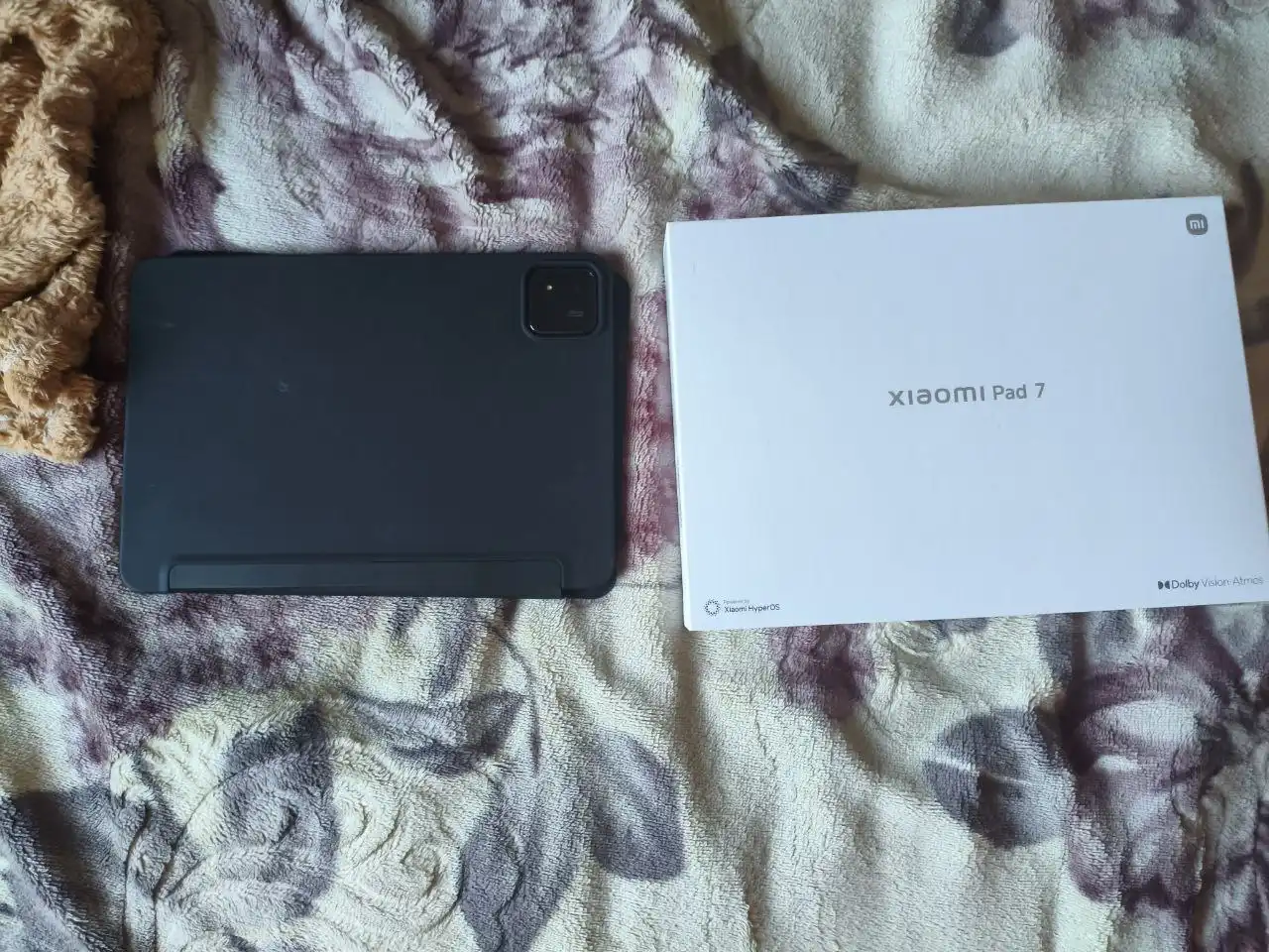 Продам планшет месяц использования