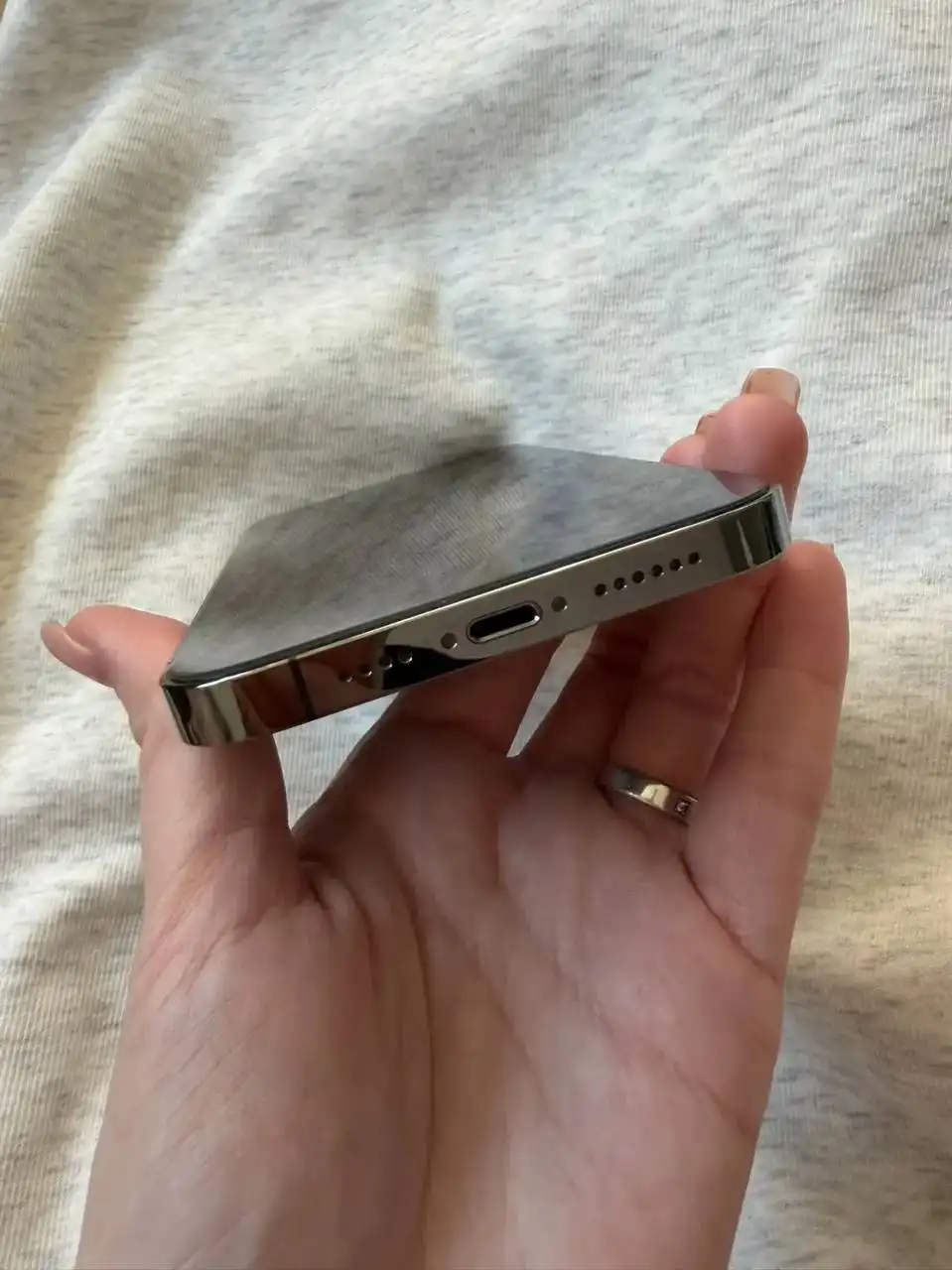 IPhone 13 Pro Max 128gb с оригинальной зарядкой