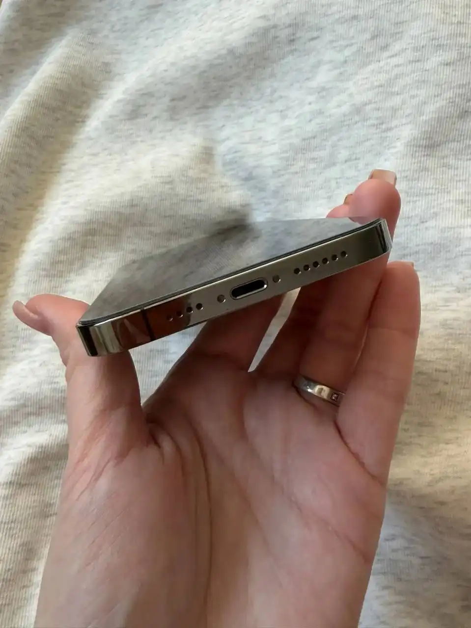 IPhone 13 Pro Max 128gb с оригинальной зарядкой