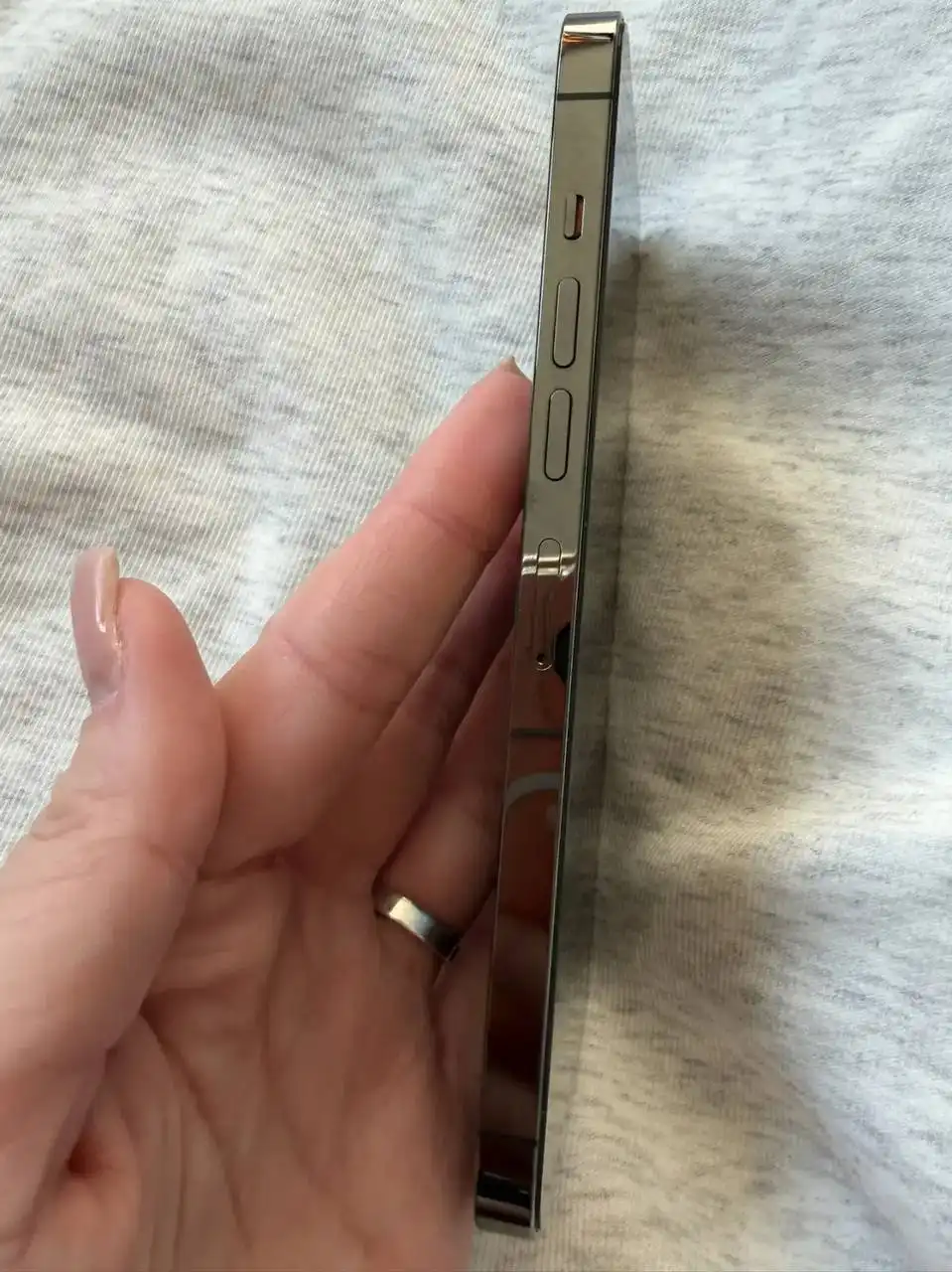 IPhone 13 Pro Max 128gb с оригинальной зарядкой