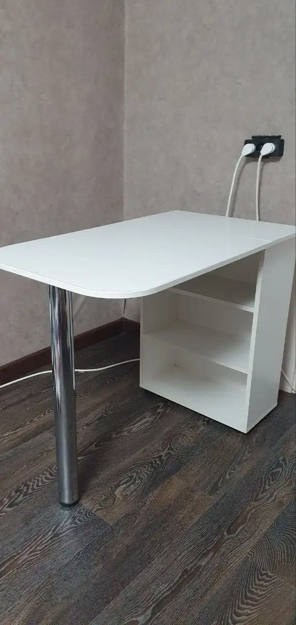 Продам стол мастера маникюра