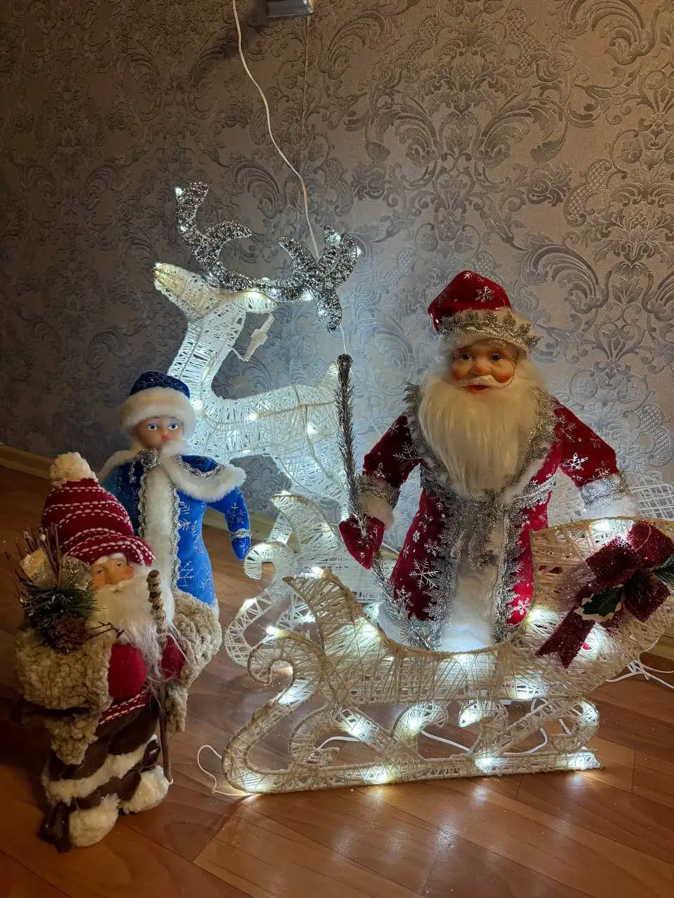 Электрогирлянда олень с санями, Дед Мороз и снегурочка
