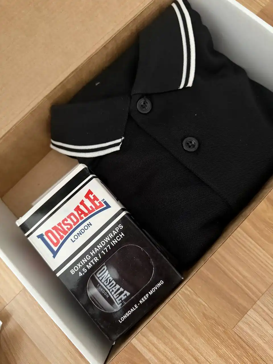 Бинты Лонсдейл новые и поло Fred Perry черное М