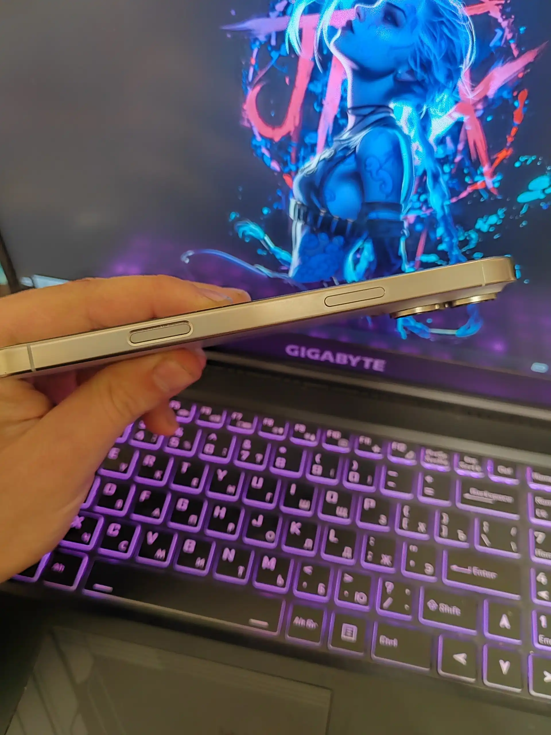 iPhone 16 Pro Max 256 Гб в отличном состоянии