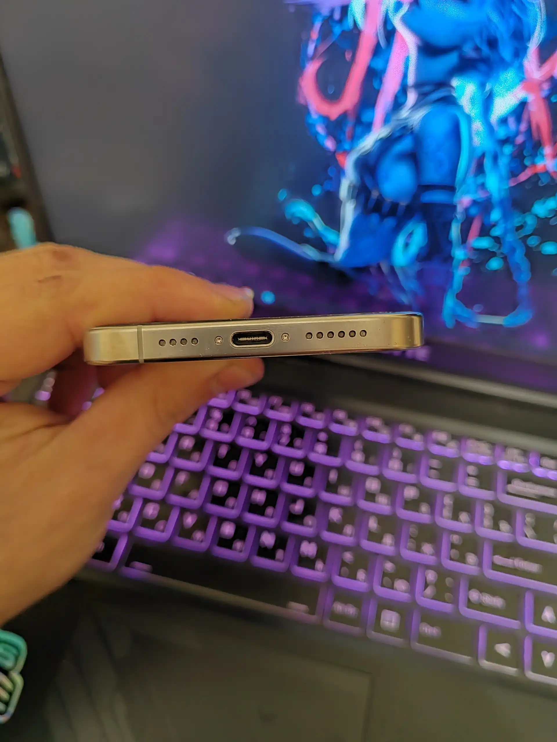 iPhone 16 Pro Max 256 Гб в отличном состоянии