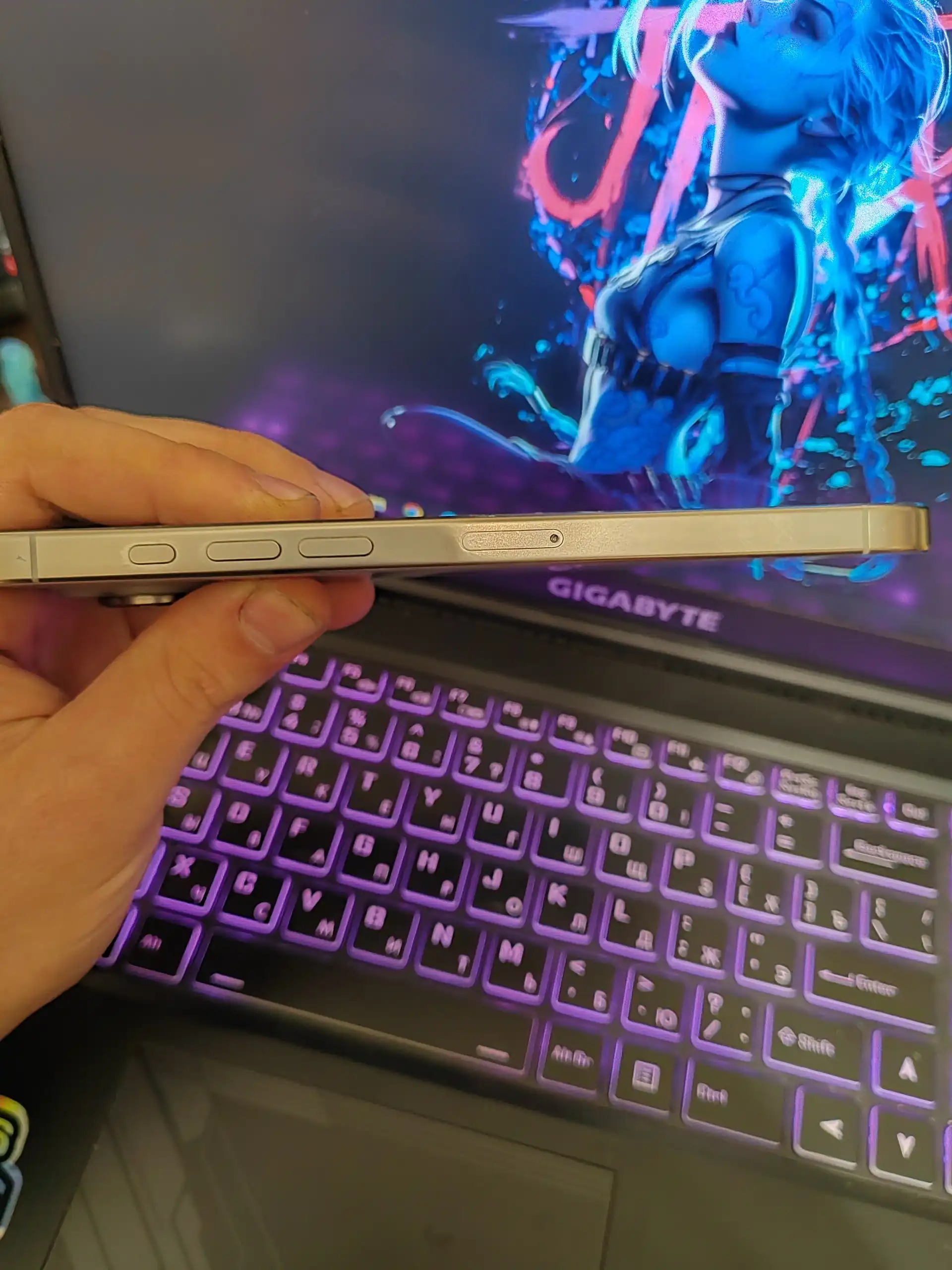 iPhone 16 Pro Max 256 Гб в отличном состоянии