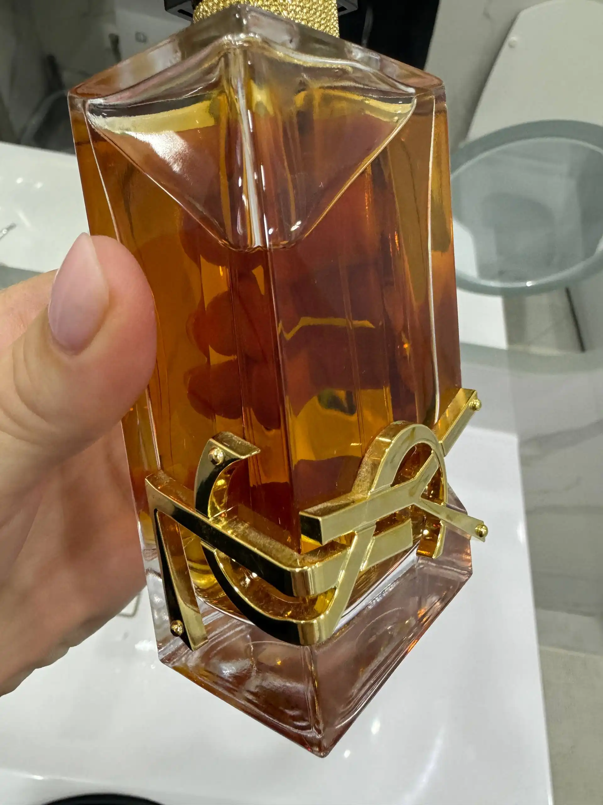 Парфюмерная вода Yves Saint Laurent Libre Intense