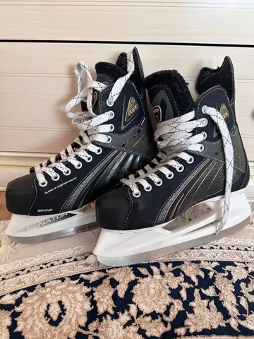 Продам мужские хоккейные коньки размер 38 - Горнолыжное снаряжение в Владивосток