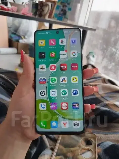 Продам телефон с трещинами - Компьютерная техника в Владивосток