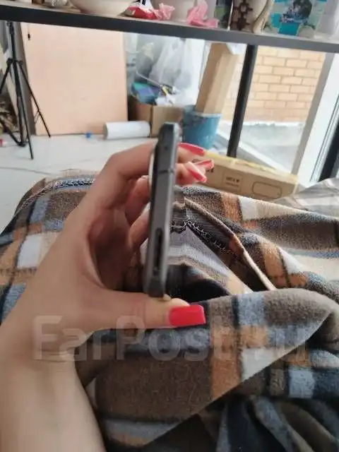 Продам телефон с трещинами - Телефоны (Электроника) в Владивосток