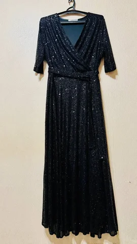 Шикарное праздничное платье размер 62 - Рабочая одежда в Владивосток