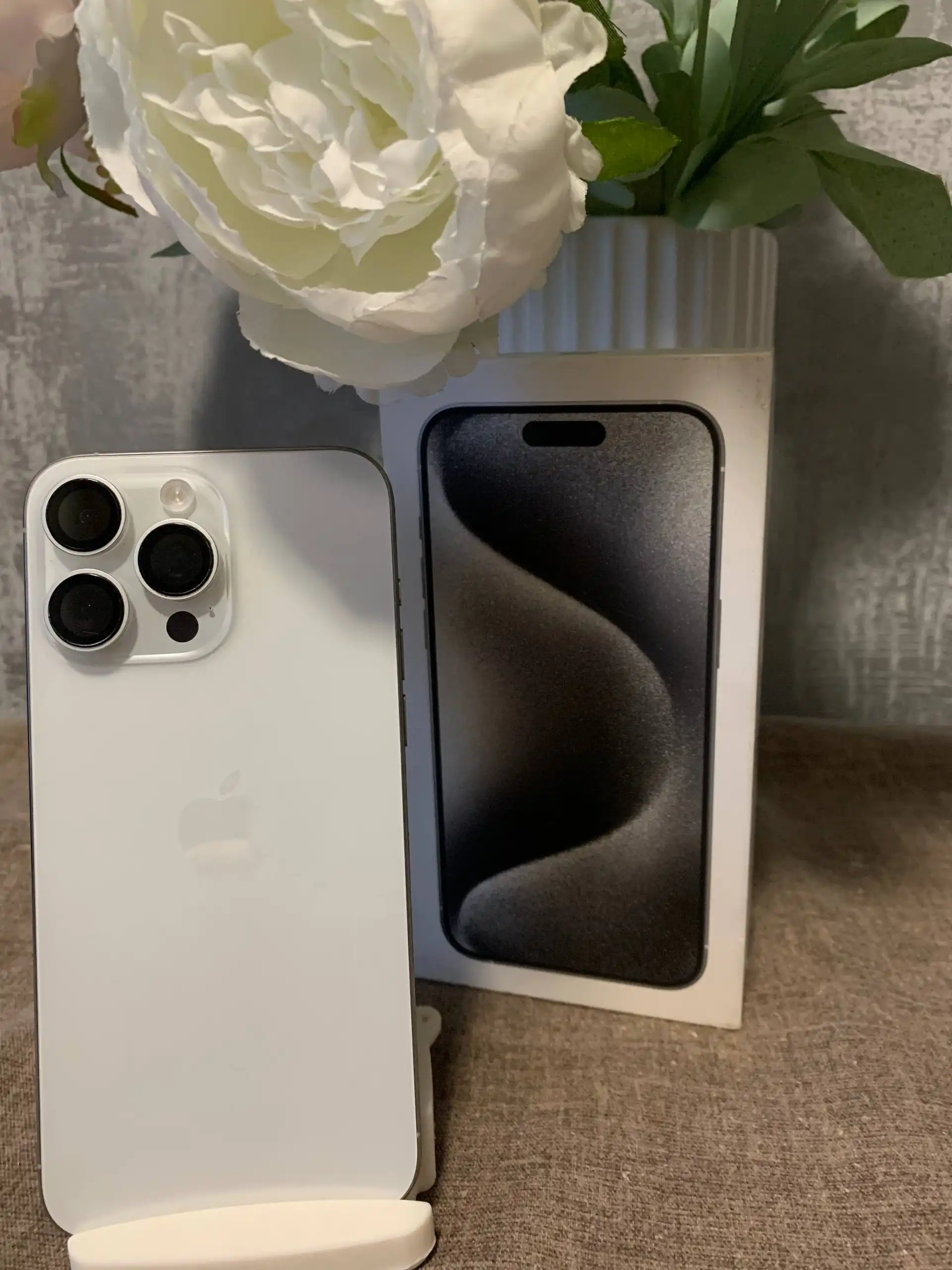 iPhone 15 Pro Max 256GB в идеальном состоянии - Смартфоны (Электроника) в Владивосток