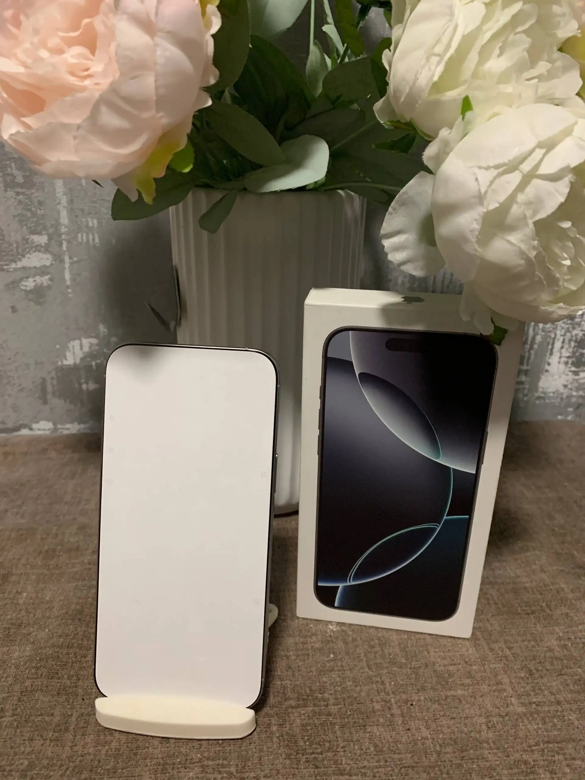 iPhone 16 Pro Max 256GB новый с гарантией - Смартфоны (Электроника) в Владивосток