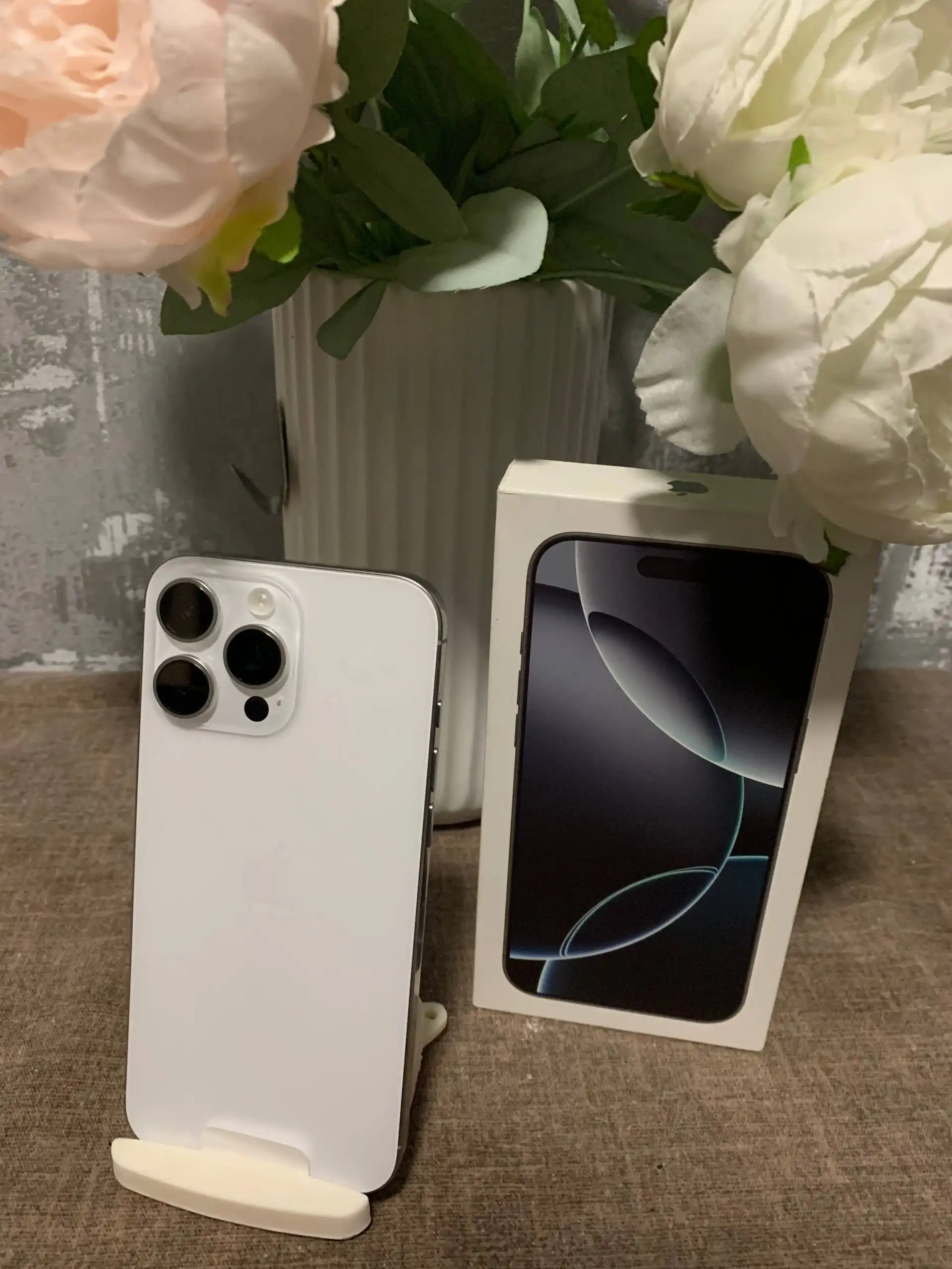 iPhone 16 Pro Max 256GB новый с гарантией - Смартфоны (Электроника) в Владивосток