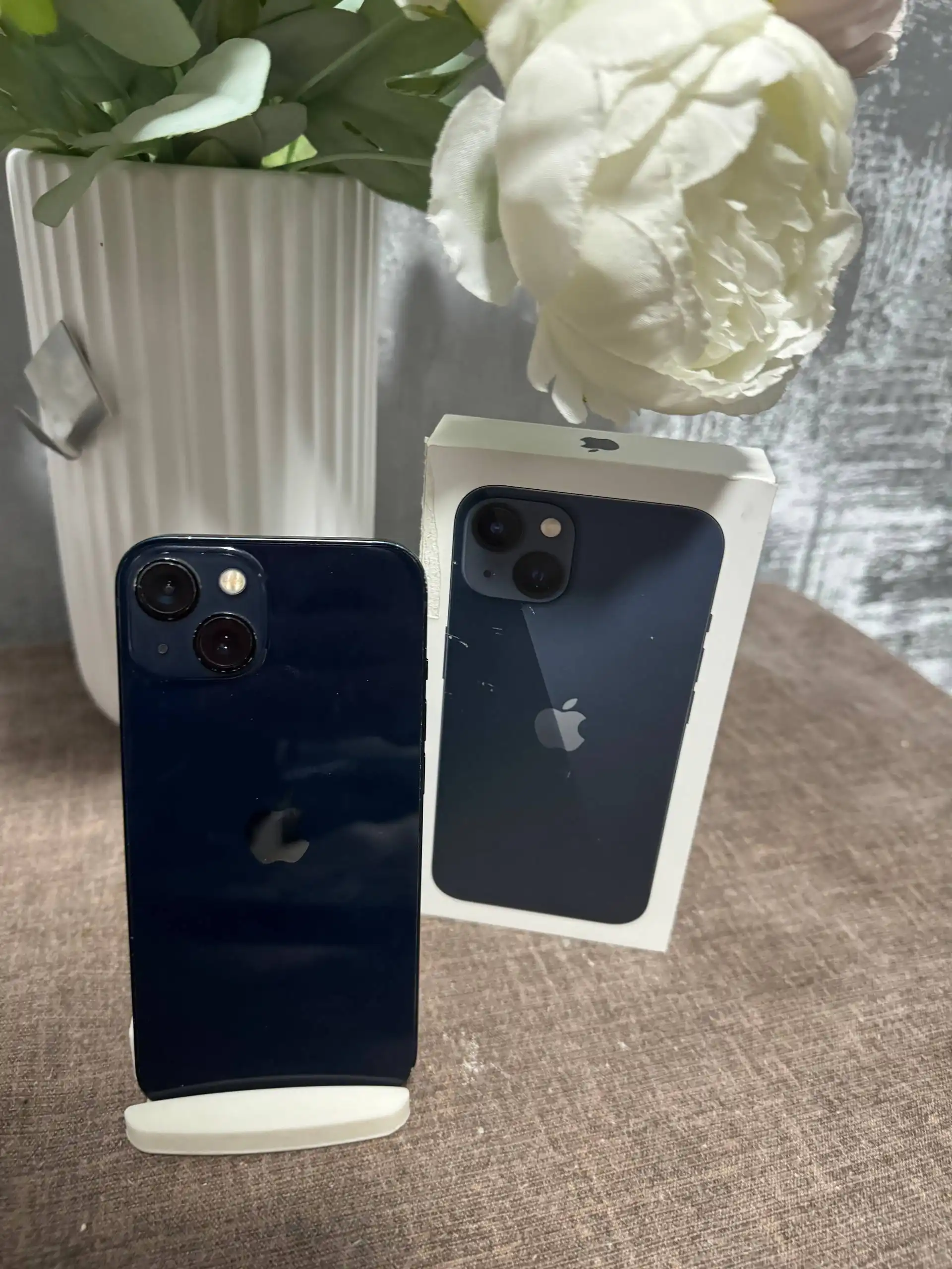 iPhone 13 128gb с аккумулятором 79% и комплектом - Смартфоны (Электроника) в Владивосток