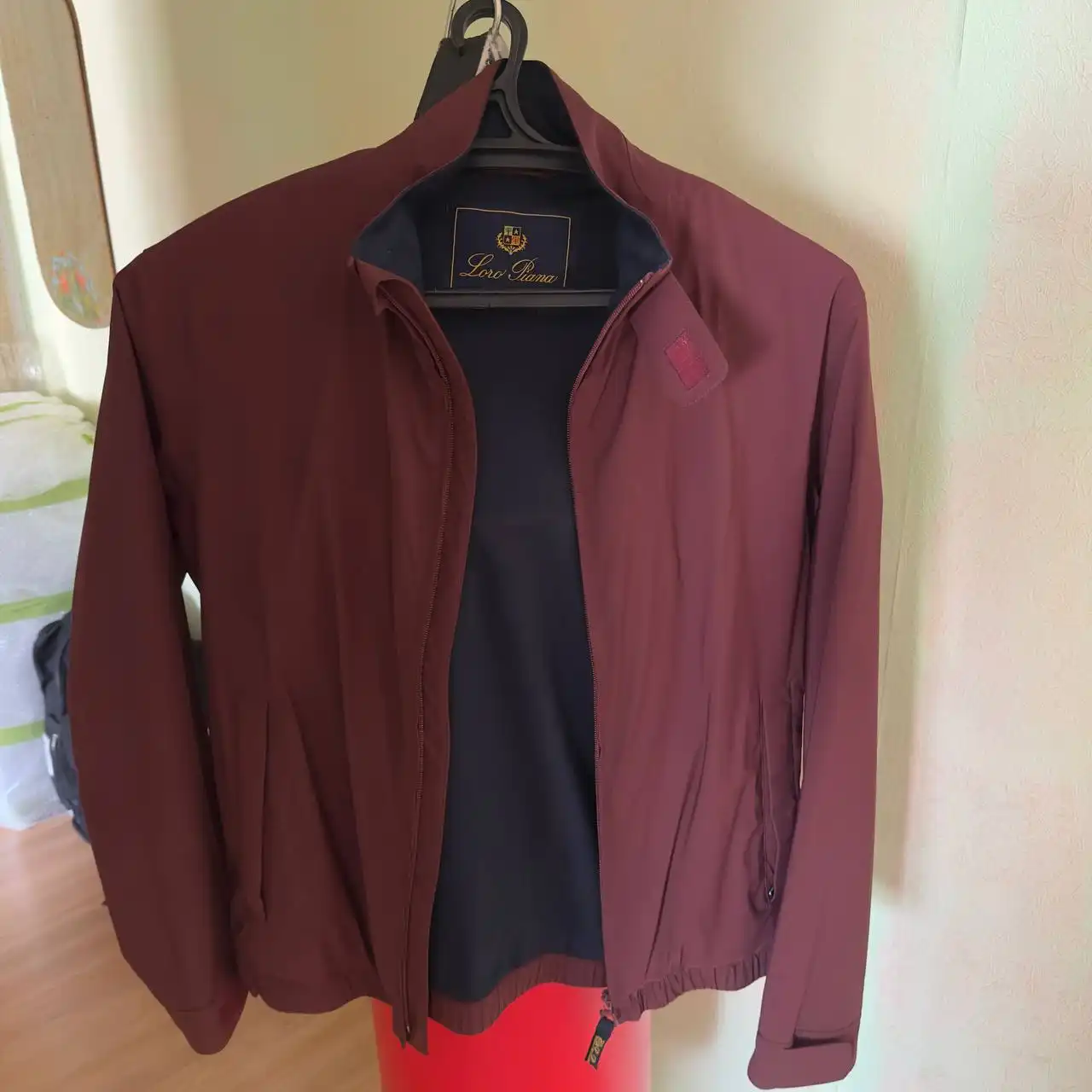 Продам жакет Лоро Пиано размер M - Верхняя одежда (Одежда) в Владивосток