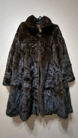 Продажа норковой шубы с расклешённым фасоном - Верхняя одежда в Владивосток