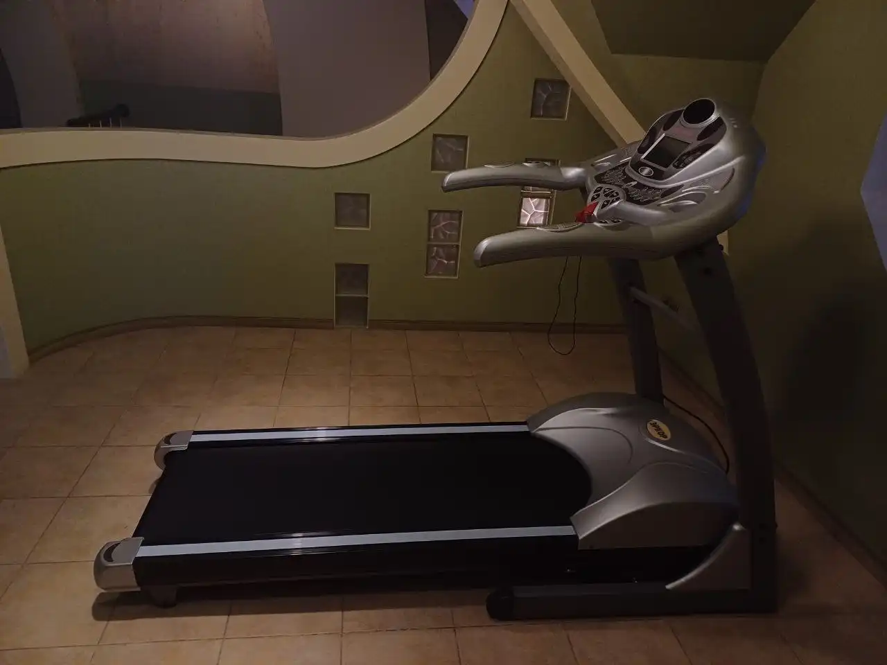 Продам беговую дорожку Эркор б/у в идеальном состоянии - Фитнес-оборудование (Хобби и отдых) в Владивосток