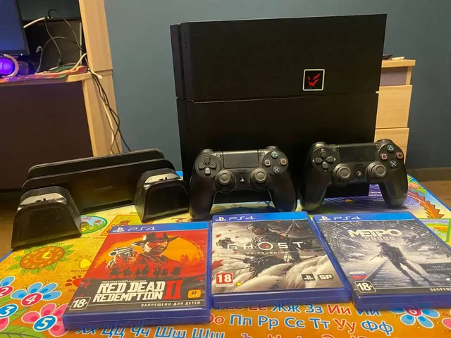 Продажа PlayStation4 с играми и аксессуарами - Планшеты в Владивосток