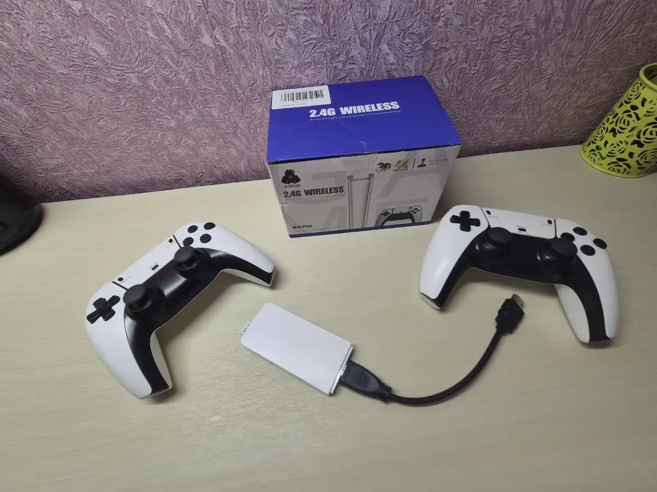 Игровая приставка Game Stick Pro с беспроводными геймпадами - Игровые приставки (Электроника) в Владивосток