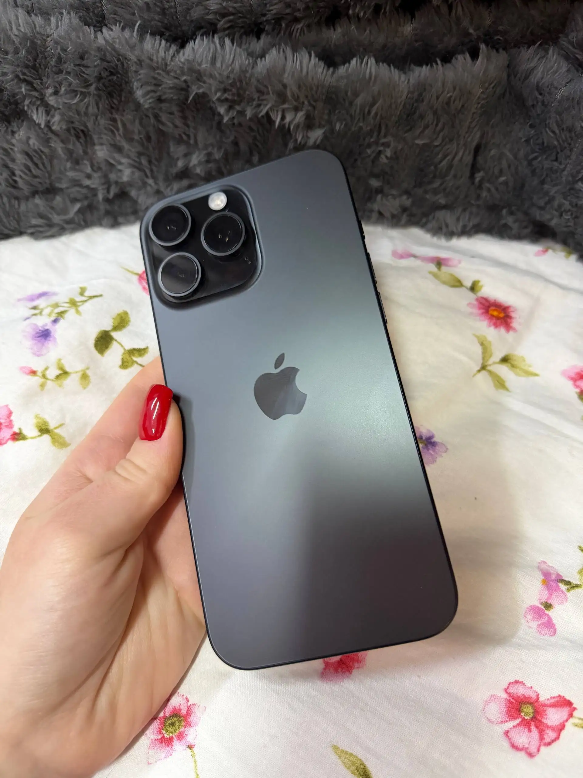 Продам iPhone 16 Pro Max 256 ГБ - Смартфоны (Электроника) в Владивосток