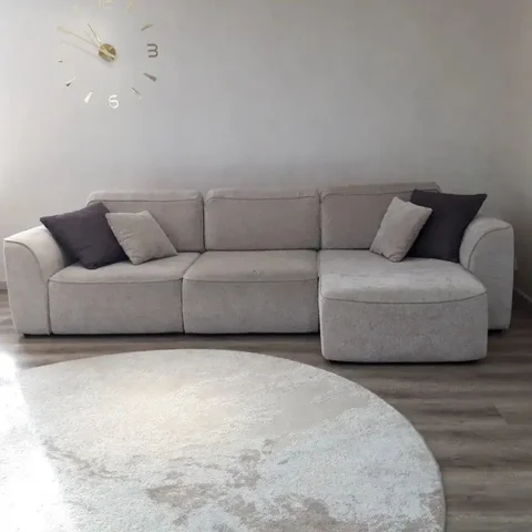 Продам диван почти как новый раскладывается в кровать - Для дома и дачи в Владивосток