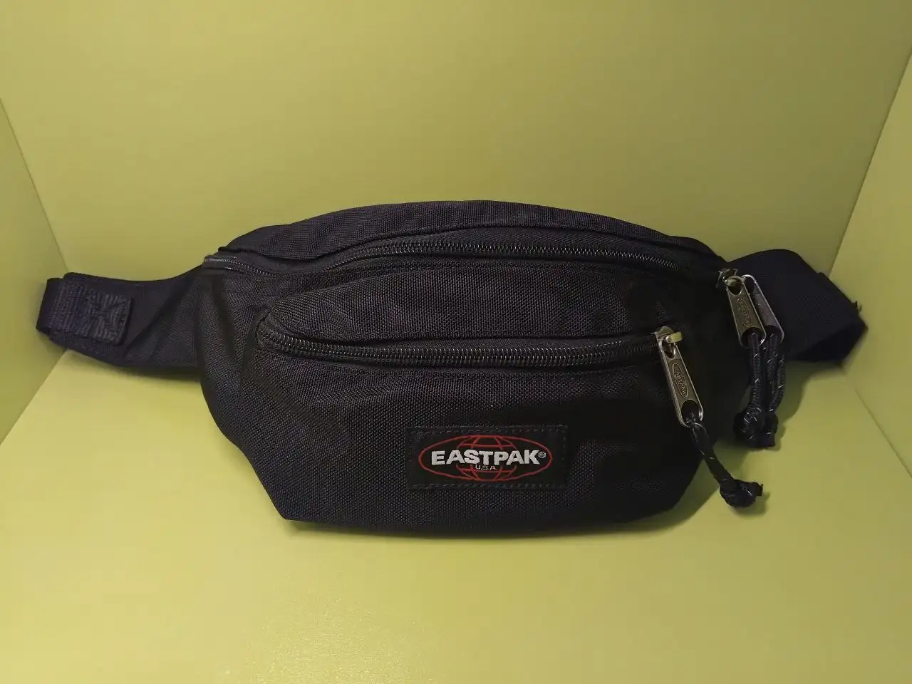 Сумка Eastpak новая с тремя карманами - Сумки (Одежда) в Владивосток