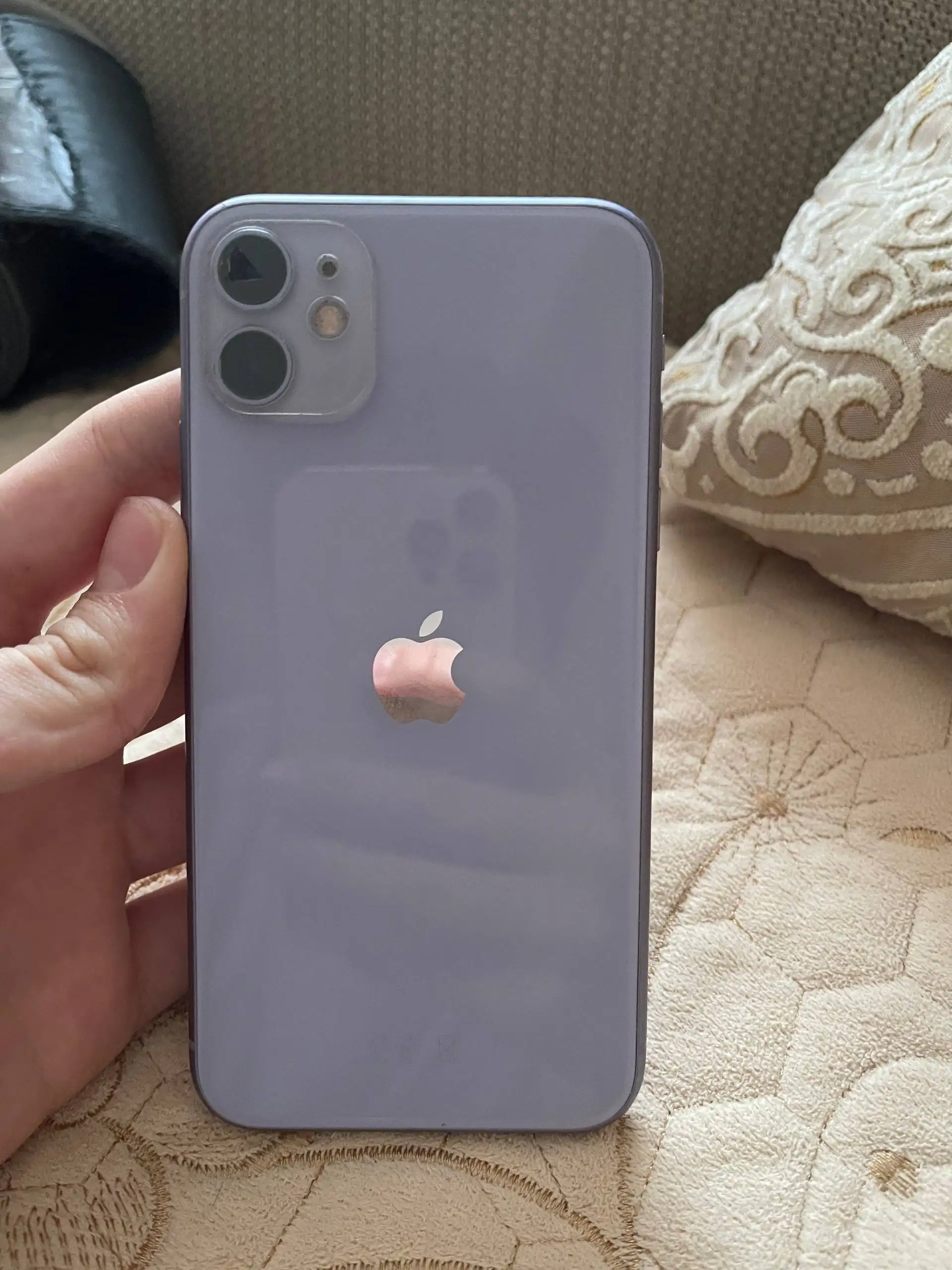 Продам iPhone 11 64 ГБ с разбитой камерой - Смартфоны (Электроника) в Владивосток