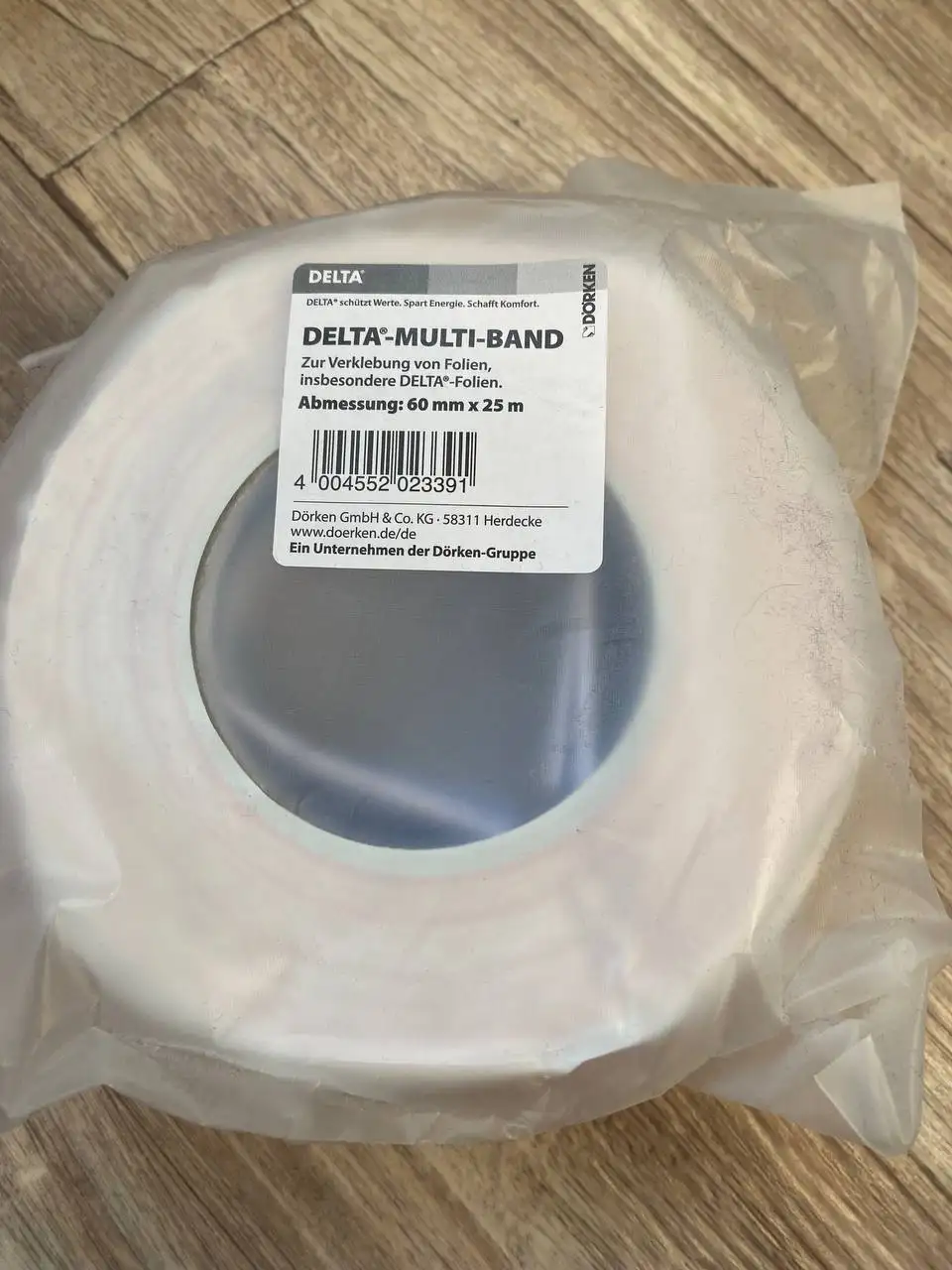 Продам остаток пароизоляционного скотча Delta - Строительные материалы (Барахолка) в Владивосток