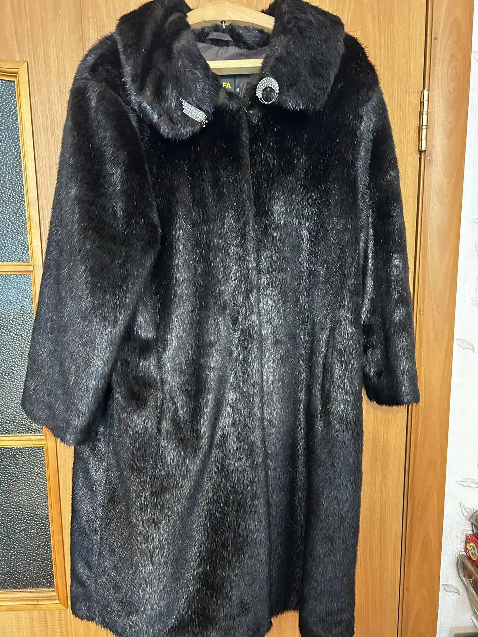 Продам шубу женскую из искусственного меха 56 размер - Верхняя одежда (Одежда) в Владивосток