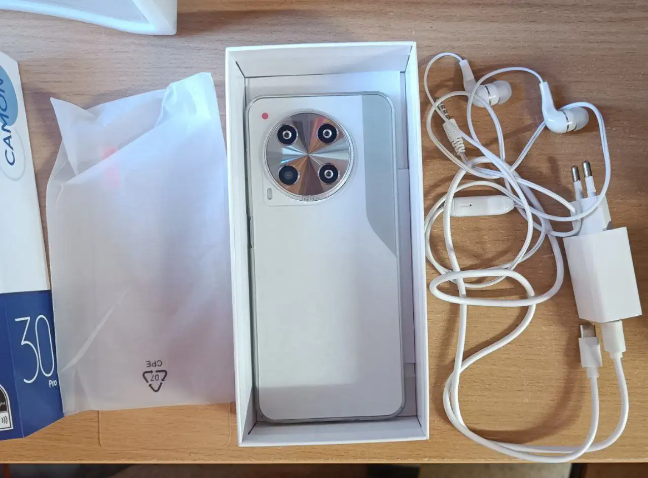 Продам новейший телефон - Телефоны (Электроника) в Владивосток