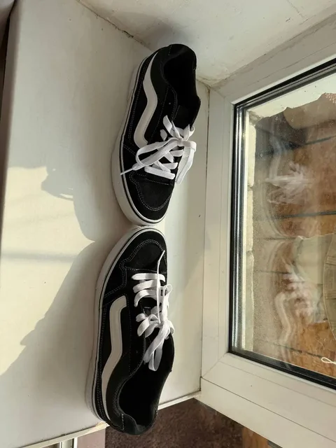 Кроссовки Reebok и Vans оригинальные новые - Худи в Владивосток