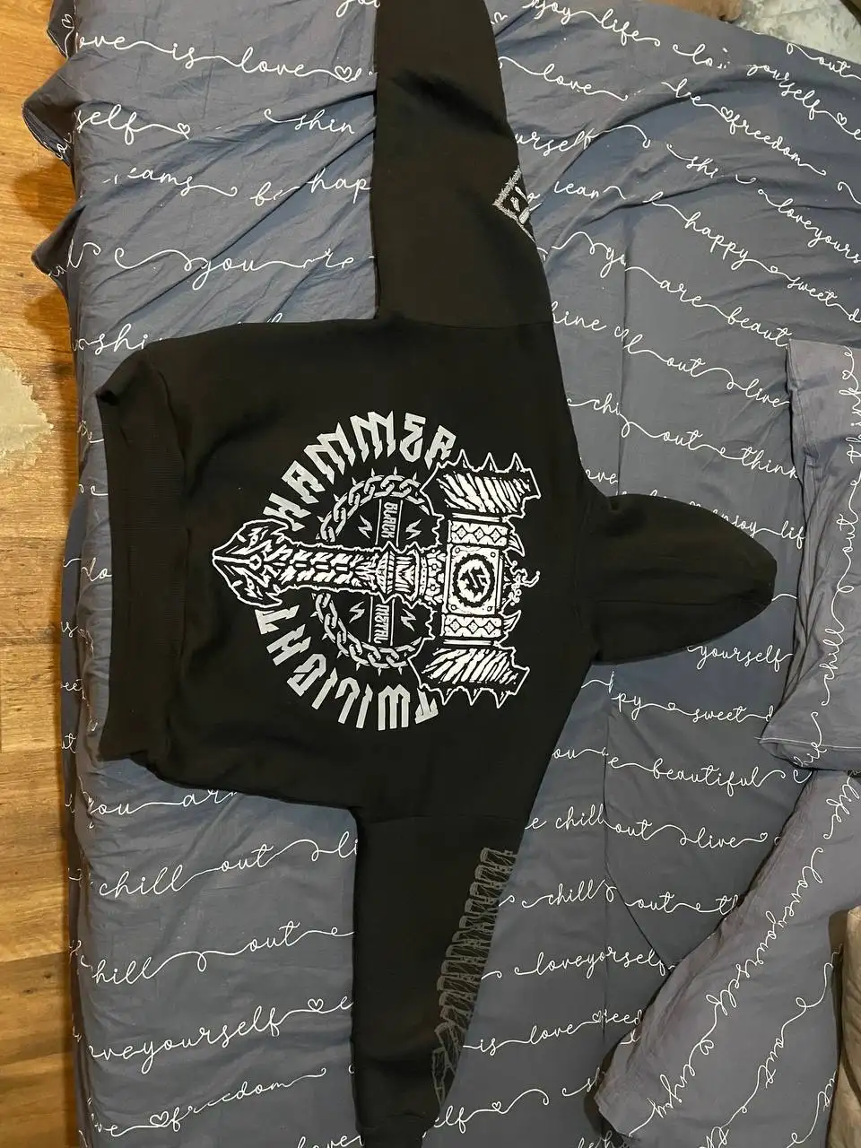 Продам толстовку Twilight Hammer размер М - Толстовки (Одежда) в Владивосток